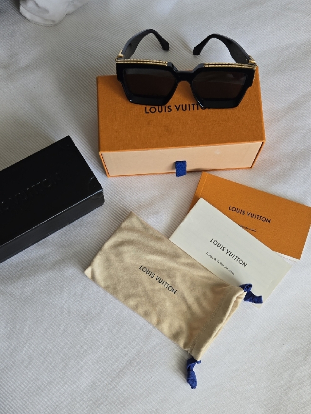 Louis Vuitton Millionaire Black and Gold  Sunglasses - Picture 4 of 8